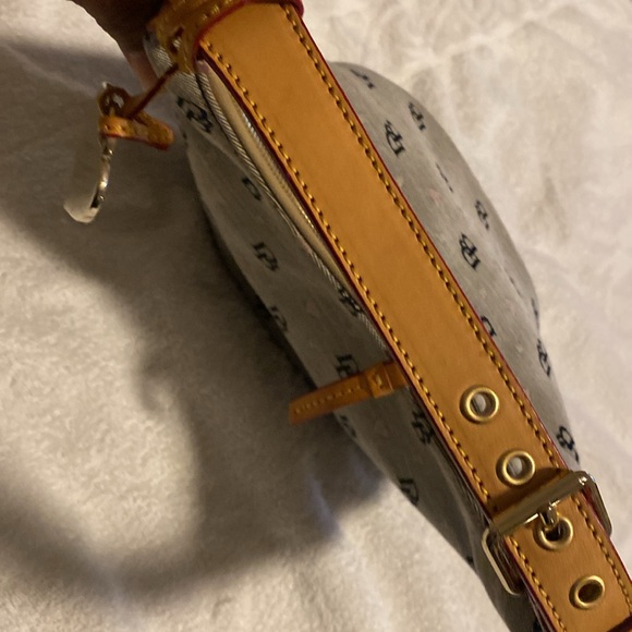 Dooney and Bourke Handbag - Picture 4 of 12